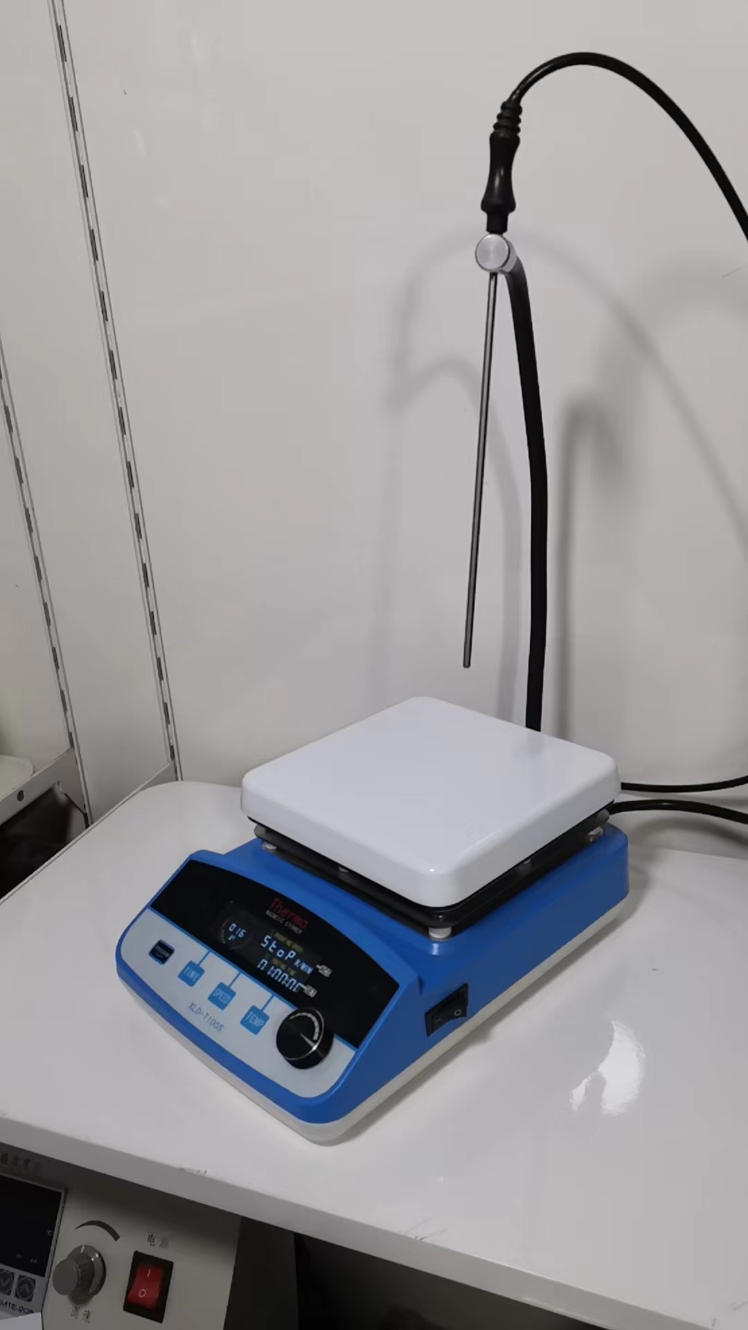 智能恒温磁力搅拌器